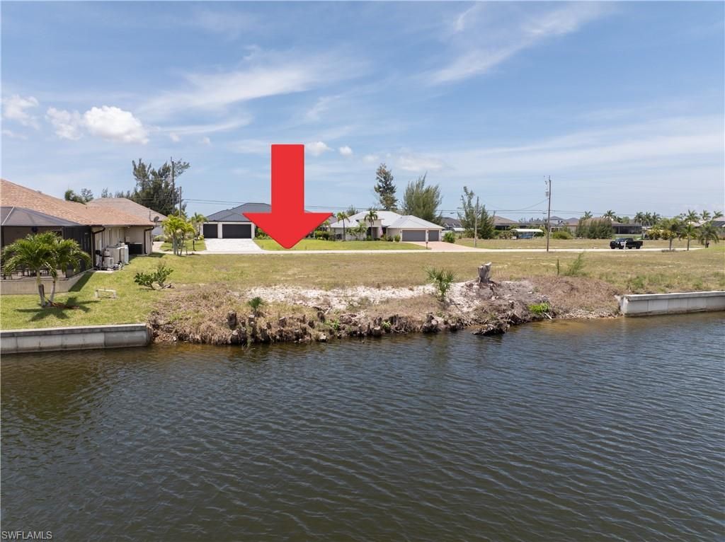 Image 10 of property listing at 1637 NW 39th AVE, Cape Coral, FL 33993