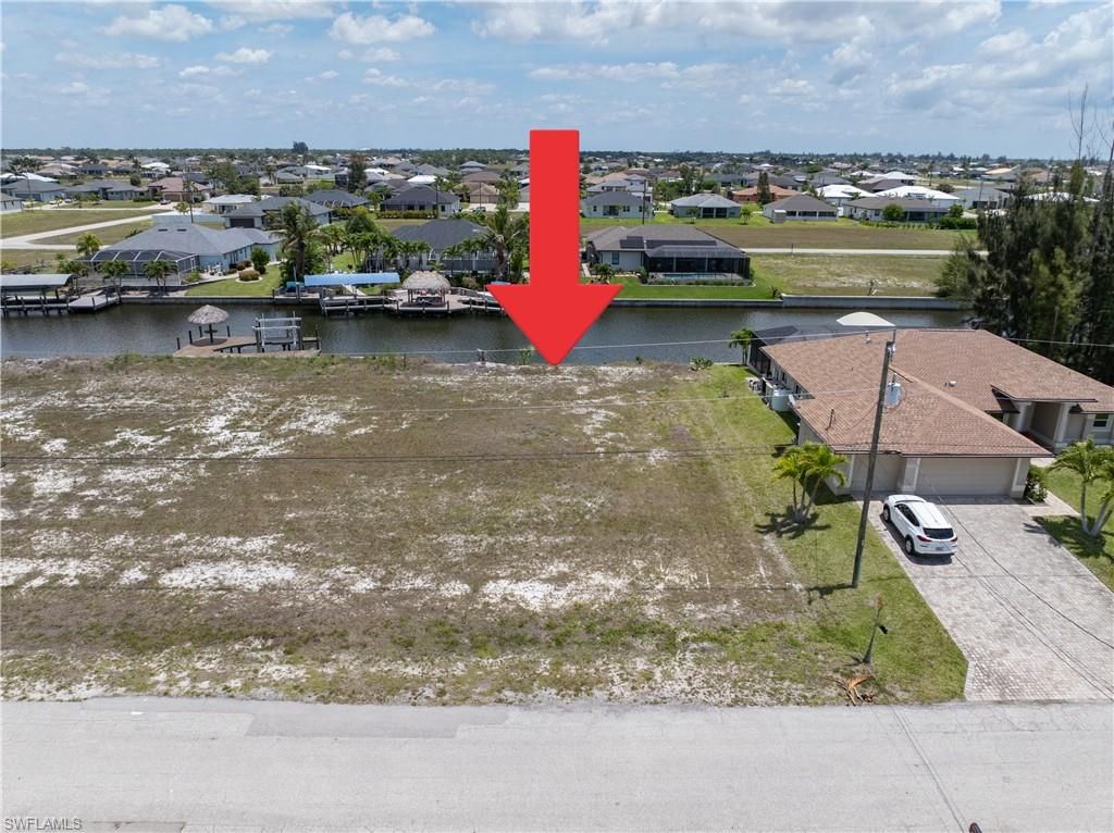 Image 6 of property listing at 1637 NW 39th AVE, Cape Coral, FL 33993