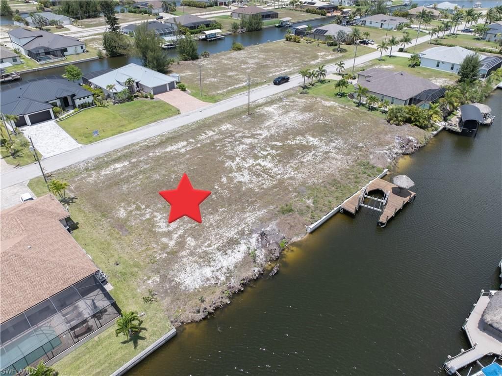 Image 9 of property listing at 1637 NW 39th AVE, Cape Coral, FL 33993