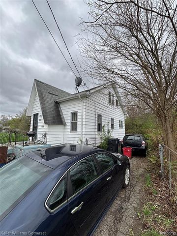 766 E Austin Avenue, Flint, MI 48505