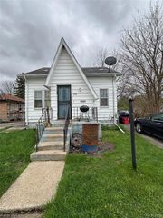 766 E Austin Avenue, Flint, MI 48505