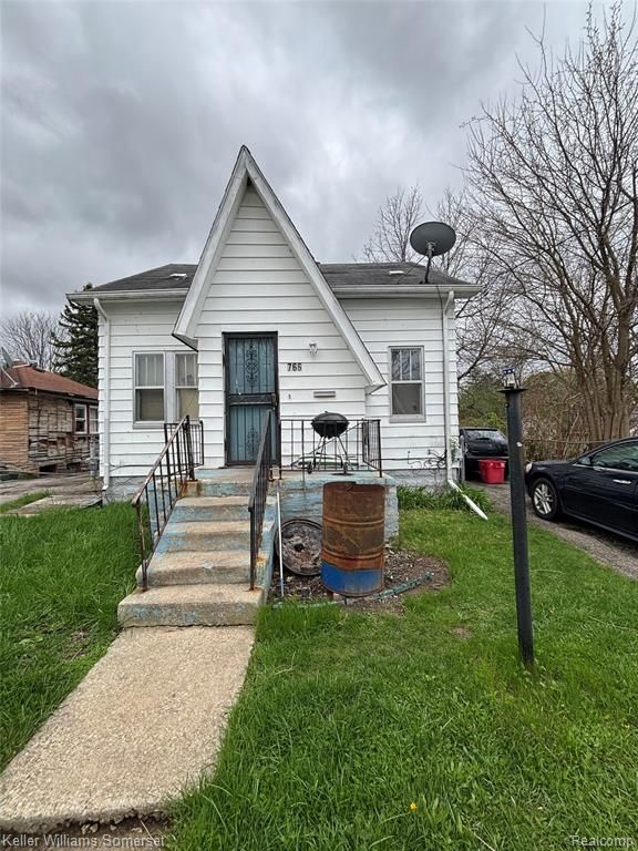 766 E Austin Avenue, Flint, MI 48505