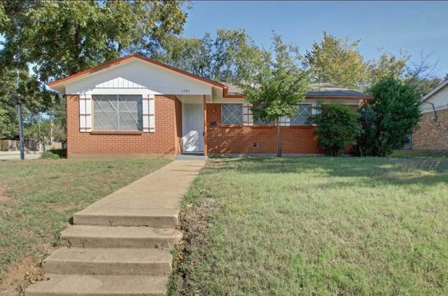 1701 Warren Lane, Fort Worth, TX 76112