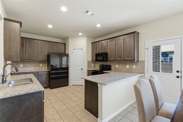 508 Kriston Drive, Azle, TX 76020