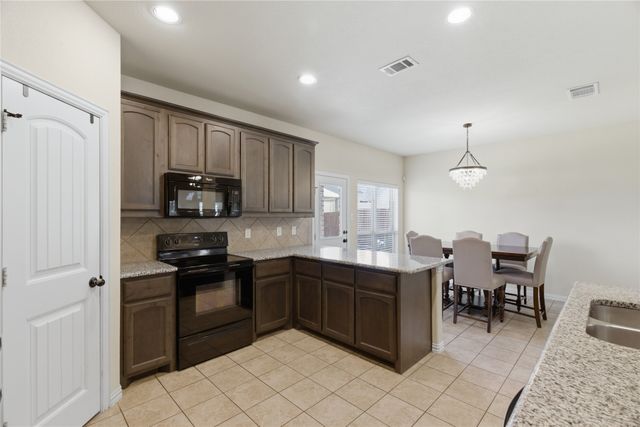 508 Kriston Drive, Azle, TX 76020