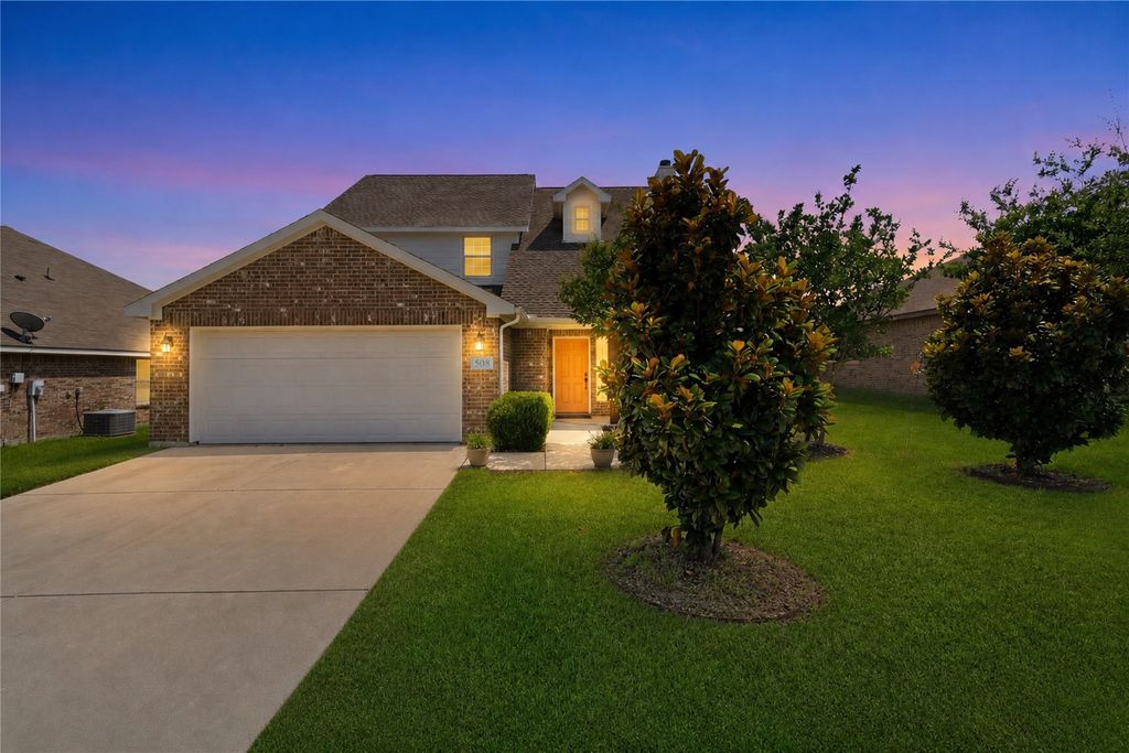508 Kriston Drive, Azle, TX 76020