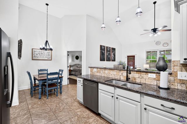 103 Rawlins Point, Perry, GA 31069