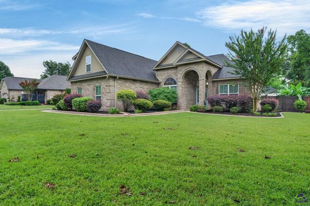 103 Rawlins Point, Perry, GA 31069