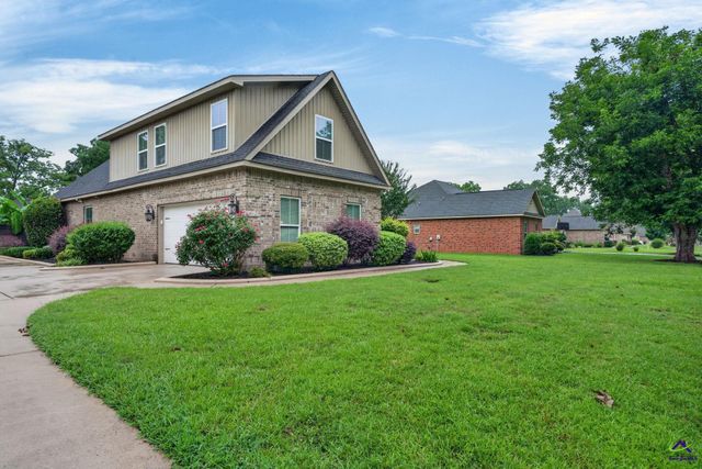 103 Rawlins Point, Perry, GA 31069