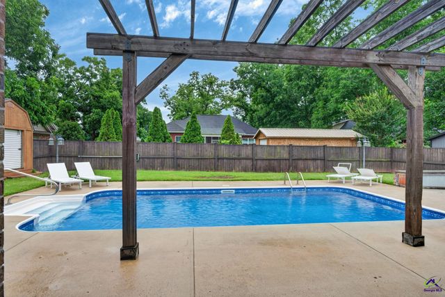 103 Rawlins Point, Perry, GA 31069