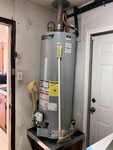 1313 N Noble Road, Texas City, TX 77591