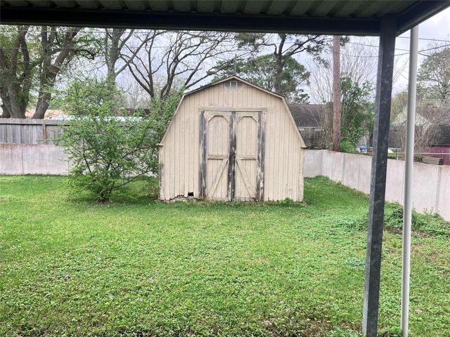 1313 N Noble Road, Texas City, TX 77591