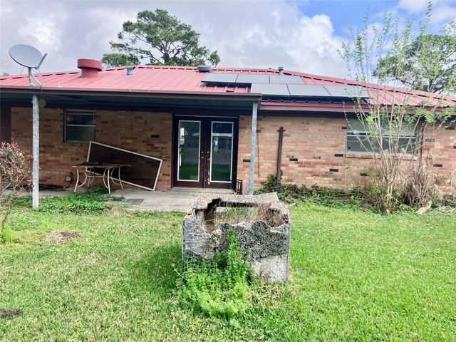 1313 N Noble Road, Texas City, TX 77591