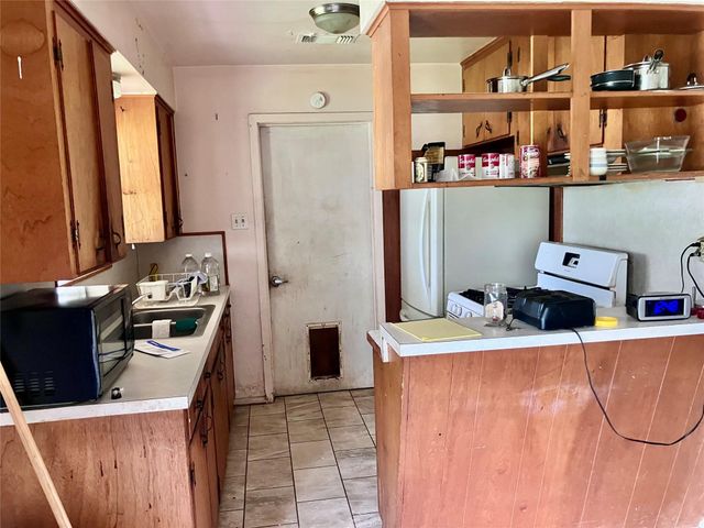 1313 N Noble Road, Texas City, TX 77591