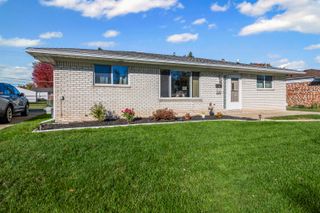 8601 Alwardt Dr Drive, Sterling Heights, MI 48313