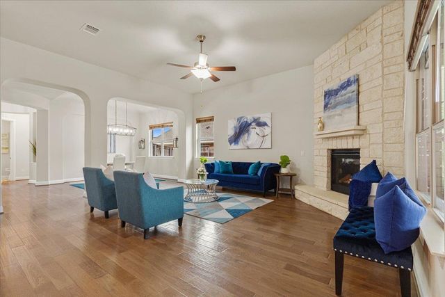 138 Challis CT, Austin, TX 78737