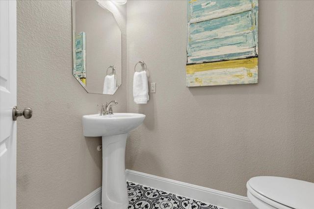 138 Challis CT, Austin, TX 78737