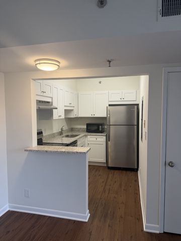 900 19th Ave S Apt 309, Nashville, TN 37212