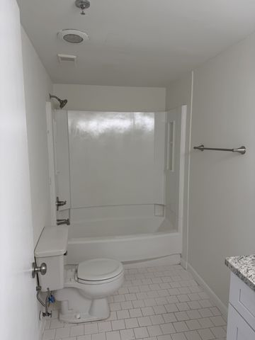 900 19th Ave S Apt 309, Nashville, TN 37212