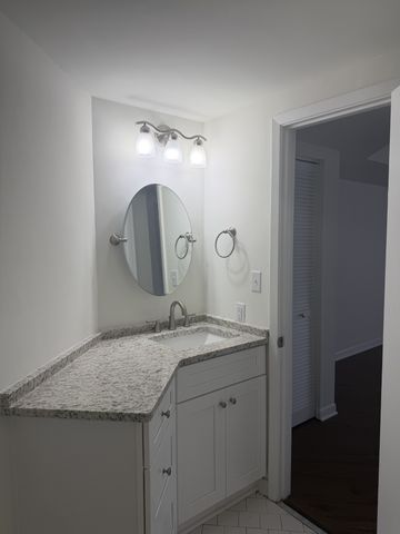 900 19th Ave S Apt 309, Nashville, TN 37212