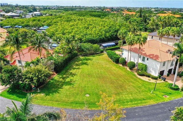 9124 Brendan River CT, Bonita Springs, FL 34135