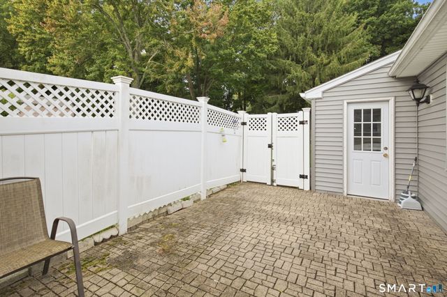 3 Beacon Square, Fairfield, CT 06825