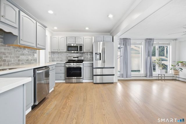 3 Beacon Square, Fairfield, CT 06825