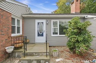 3 Beacon Square, Fairfield, CT 06825