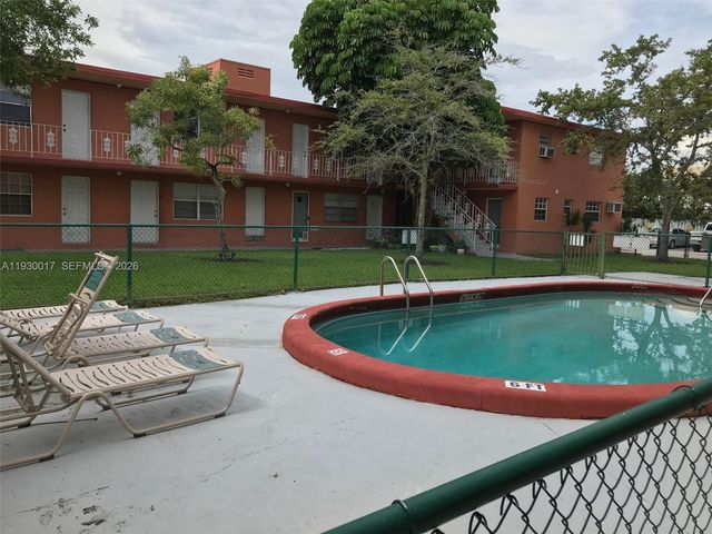 4550 SW 67th Ave 7, Miami, FL 33155