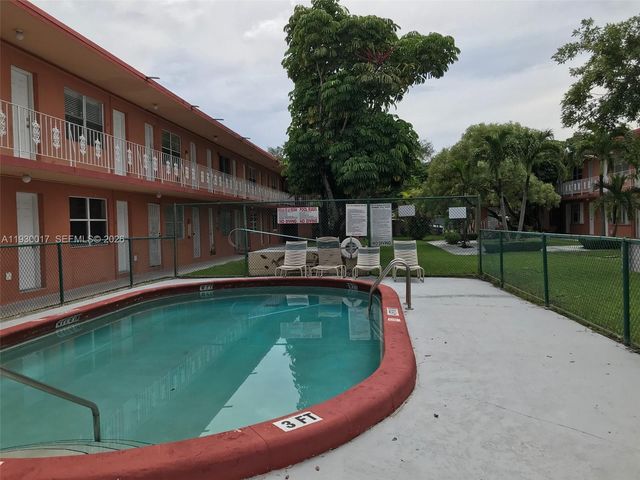 4550 SW 67th Ave 7, Miami, FL 33155