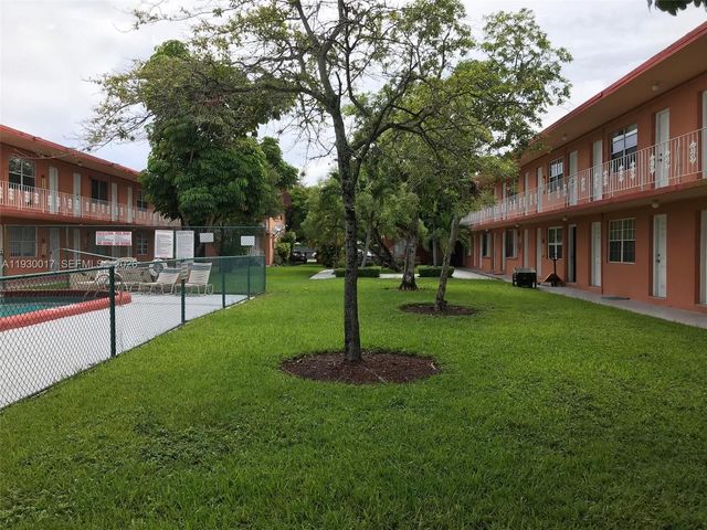 4550 SW 67th Ave 7, Miami, FL 33155