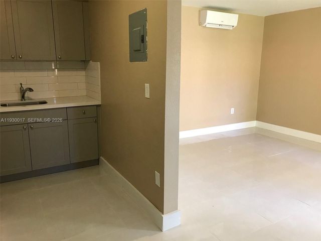 4550 SW 67th Ave 7, Miami, FL 33155