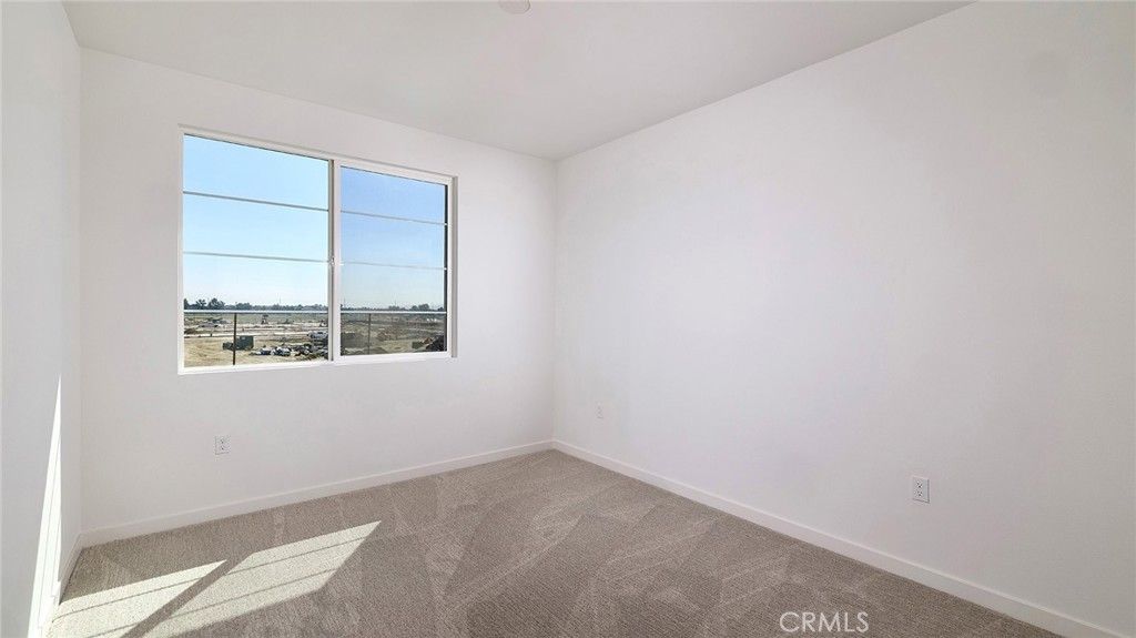 Image 15 of property listing at 12903 Paradiso Dr 301, Eastvale, CA 92880