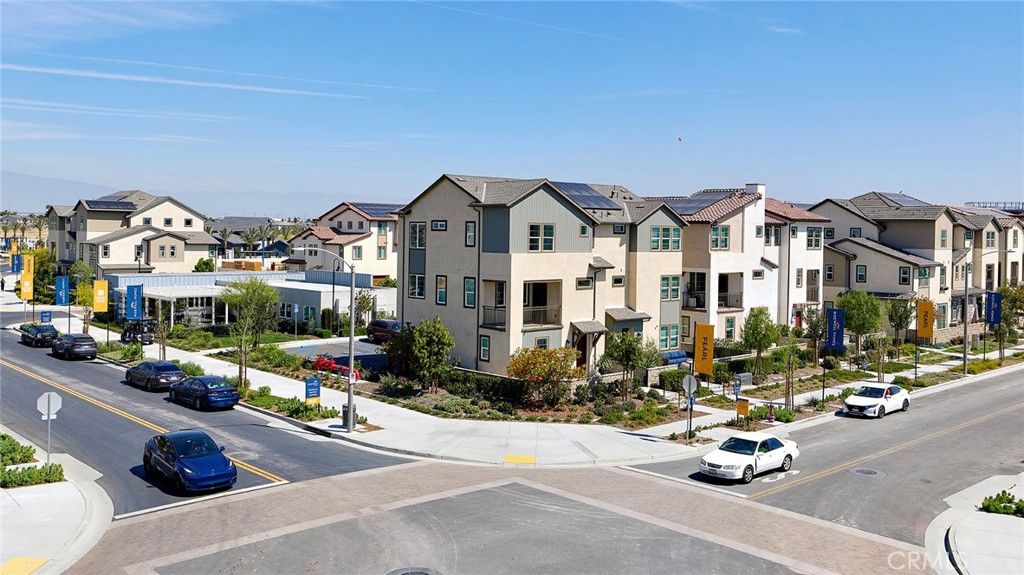 Image 3 of property listing at 12903 Paradiso Dr 301, Eastvale, CA 92880