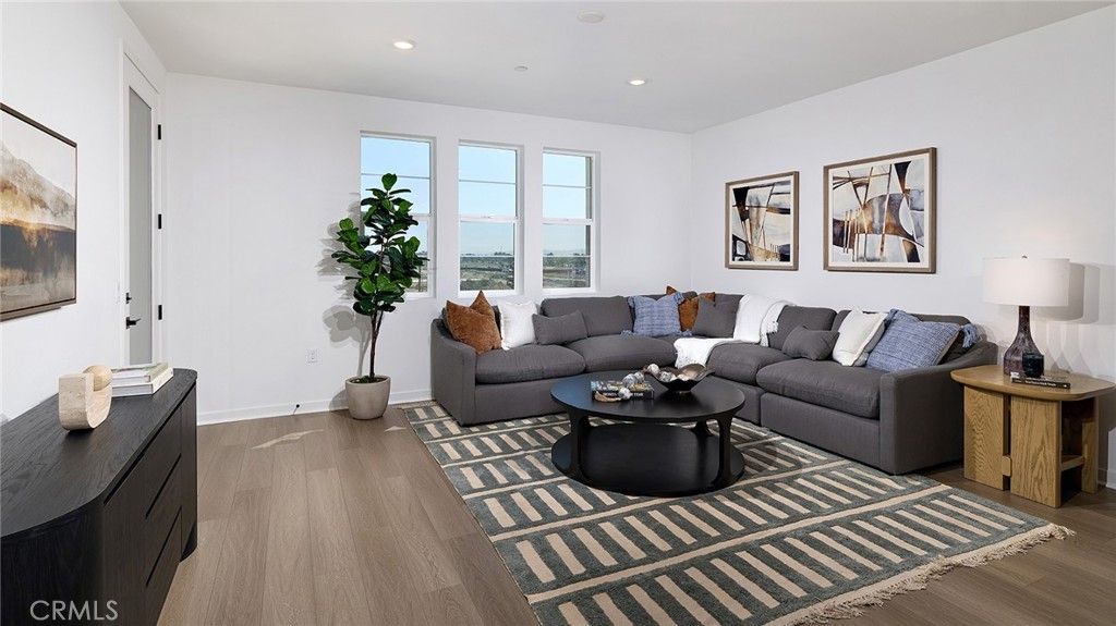 Image 4 of property listing at 12903 Paradiso Dr 301, Eastvale, CA 92880