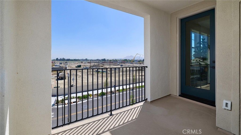 Image 6 of property listing at 12903 Paradiso Dr 301, Eastvale, CA 92880