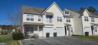 303 SCHOONER LN #102, Berlin, MD 21811