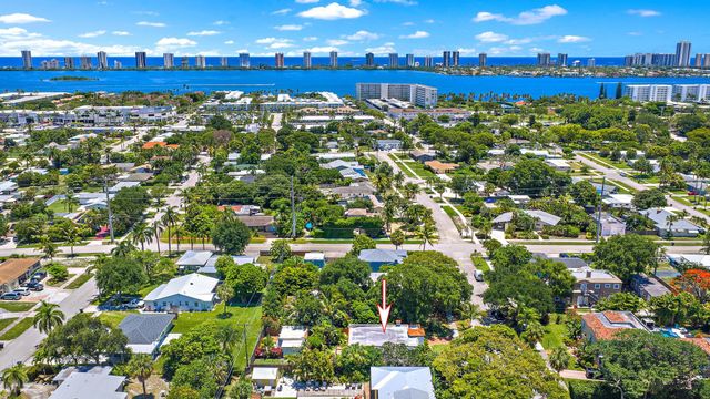 315 Hawthorne Drive, Lake Park, FL 33403