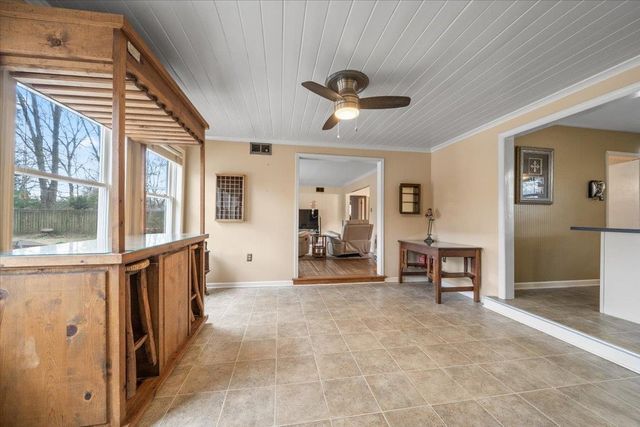 1044 KINGS PARK RD, Memphis, TN 38117