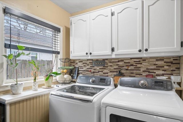 1044 KINGS PARK RD, Memphis, TN 38117