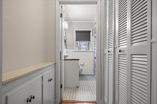 1044 KINGS PARK RD, Memphis, TN 38117