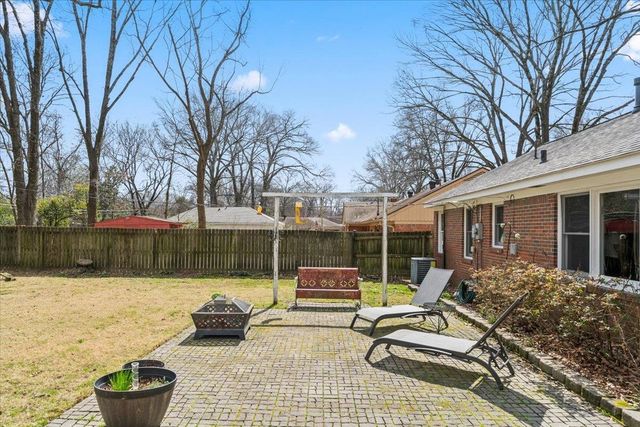 1044 KINGS PARK RD, Memphis, TN 38117