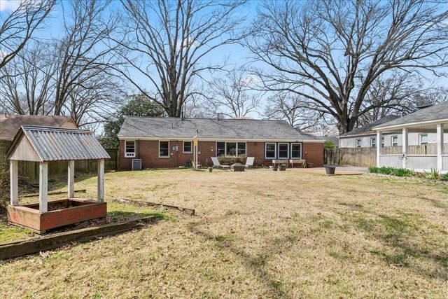 1044 KINGS PARK RD, Memphis, TN 38117