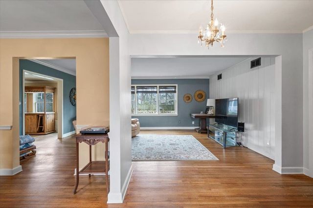 1044 KINGS PARK RD, Memphis, TN 38117