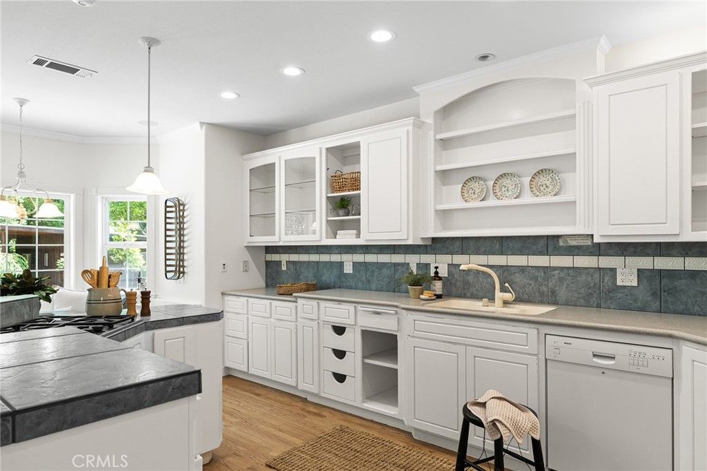 Image 16 of property listing at 897 Filbert Avenue, Chico, CA 95926