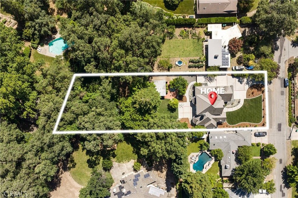 Image 3 of property listing at 897 Filbert Avenue, Chico, CA 95926