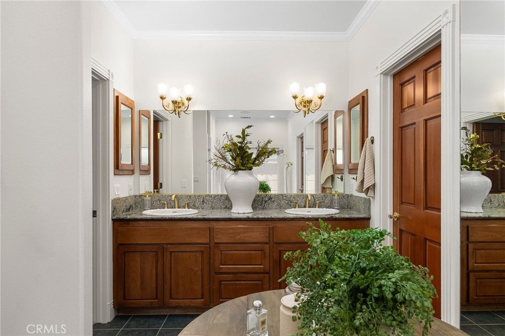Image 34 of property listing at 897 Filbert Avenue, Chico, CA 95926
