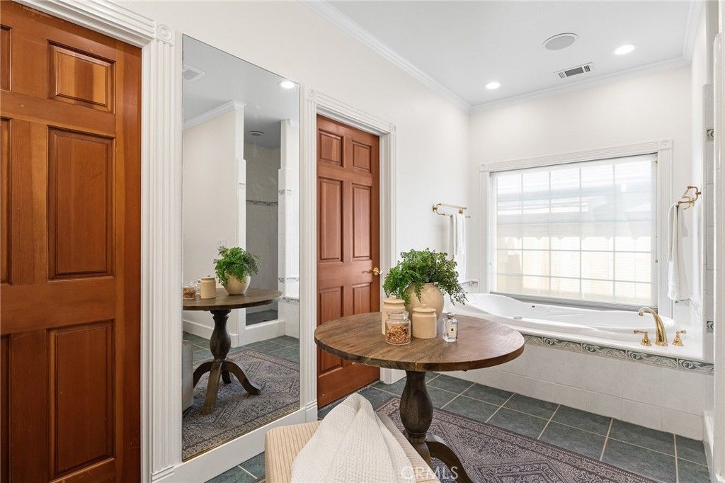 Image 36 of property listing at 897 Filbert Avenue, Chico, CA 95926