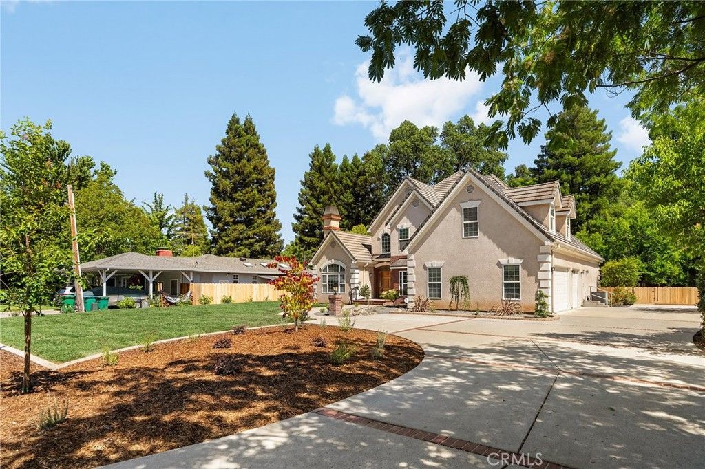 Image 5 of property listing at 897 Filbert Avenue, Chico, CA 95926