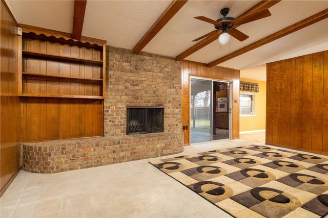 6236 Trail Lake Drive, Fort Worth, TX 76133